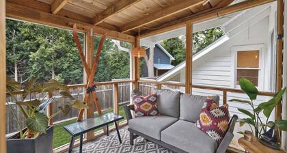 Charming Lake Minnetonka Cottage with Barrel Sauna