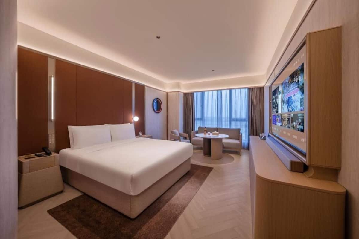 ห้องดีลักซ์ดับเบิล, วิวเมือง | มินิบาร์ฟรี, ผ้าม่านกันแสง, ห้องเก็บเสียง, เปล/เตียงเด็กอ่อน (ฟรี)