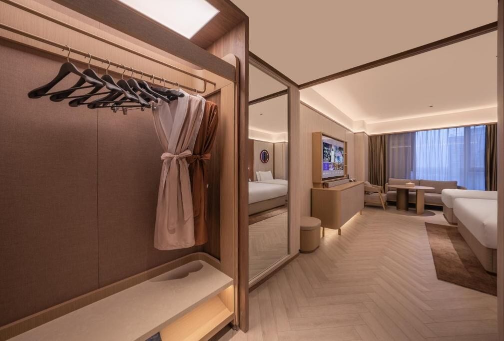 Comfort-Dreibettzimmer, Stadtblick | Innenbereich