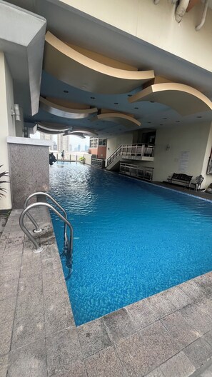 Pool - JFS Cozy 1-bedroom Staycation in beautiful Manila - Near US Embassy (Manila)