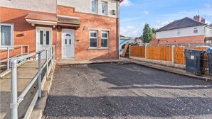 Unclassified image, 2 of 13, button - House Sleeps 4 with Patio (Warwick)