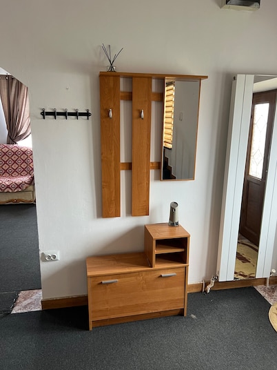 Roman Villa, Sleeps 8 with Parking and Garden