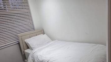 3 bedrooms, iron/ironing board, WiFi, bed sheets