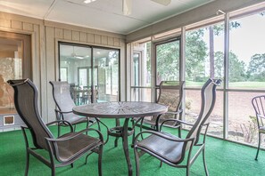 Outdoor dining - The Fairway Retreat on Pinehurst #5! (Pinehurst)