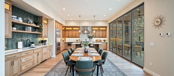Lakeside Oasis - Your Private Lake Chelan Resort