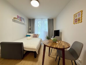 Iron/ironing board, WiFi, bed sheets - Park Grabiszyński Charming Apartment (Wrocław)