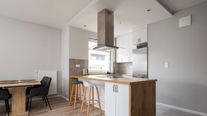 Kühlschrank, Ofen, Herdplatte, Geschirrspüler