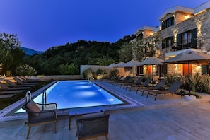 Outdoor pool - Boutique Hotel Ruzmarin SPA & Garden (Budva)