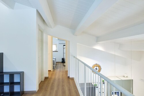 Villa Esther, 7 bedrooms, pool, A/C, EV charger, pet friendly, Marche