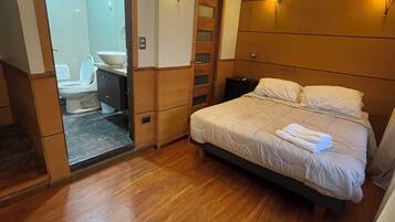 Habitación doble estándar, vista parcial al mar | Wifi gratis