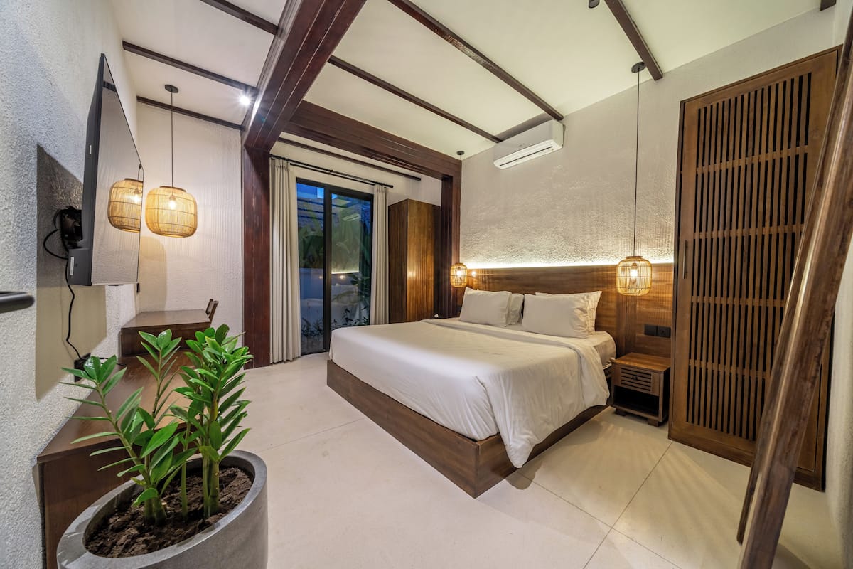 Vila luxo, 3 quartos, piscina particular, vista para o jardim | Cofres nos quartos, Wi-Fi de cortesia, roupa de cama