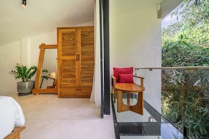 Apartamento clássico, 1 quarto, sacada, vista para o rio | Parte interna