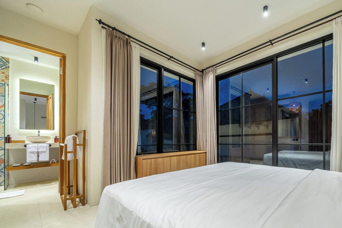 Deluxe Villa, 1 Bedroom, Private Pool | In-room safe, WiFi (free), bed sheets