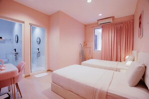 Superior Twin Room, City View | Bilik Mandi | Pengering rambut, tuala disediakan, sabun, syampu 