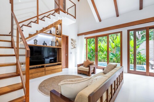 NEW Modern Tropical Villa – Walk to Uluwatu Beach