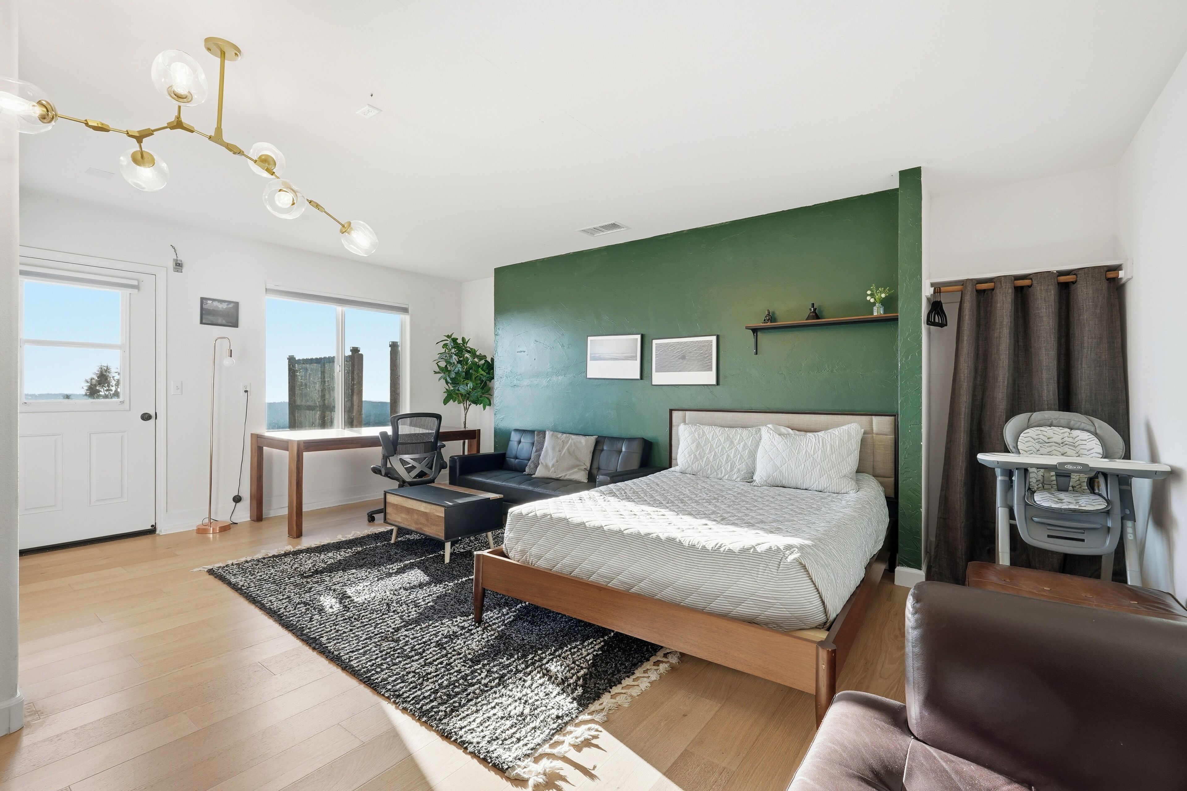 5 chambres, fer et planche à repasser, Wi-Fi, draps fournis
