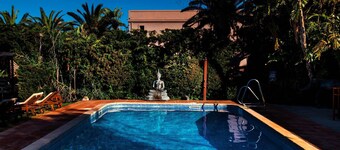 Chillout Hotel Tres Mares