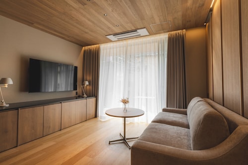 ALMOND HOTEL SHIBUYA F