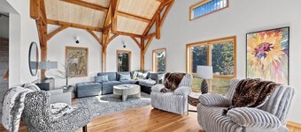 4-bedroom farmhouse in tranquil Ovando with AC comfort
