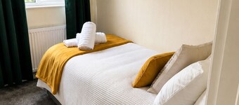 Stylish 3BR | Sleeps 5 | Long Stay welcome