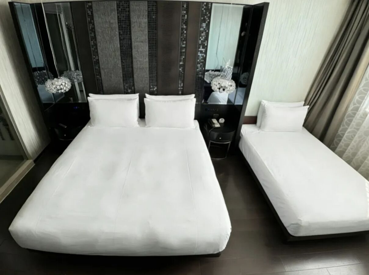 Superior Twin Room, City View | Blackout curtains
