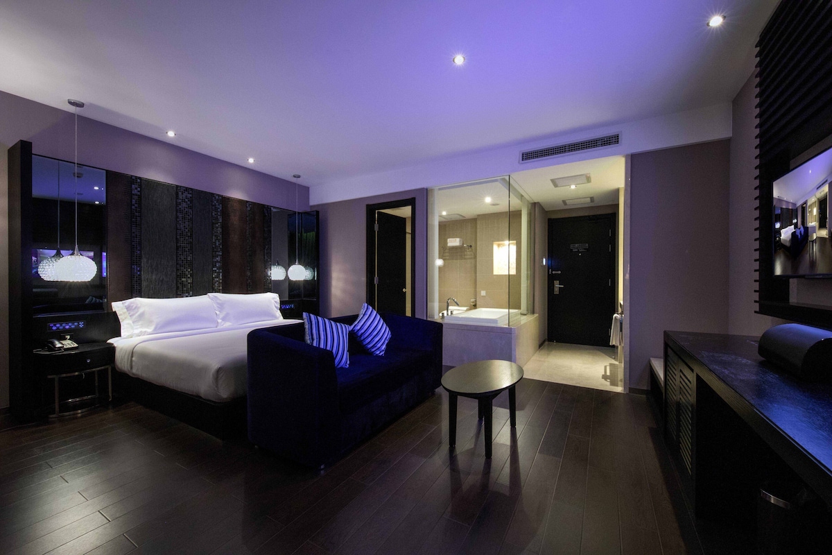 Free minibar, in-room safe, blackout curtains, iron/ironing board