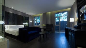 Quarto solteiro | Área de estar | Impressoras