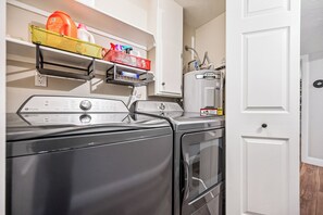 Interior - Gorgeous Townhouse, Beautiful Balcony, Centrally Located at 44th St/ Camelback (Phoenix)