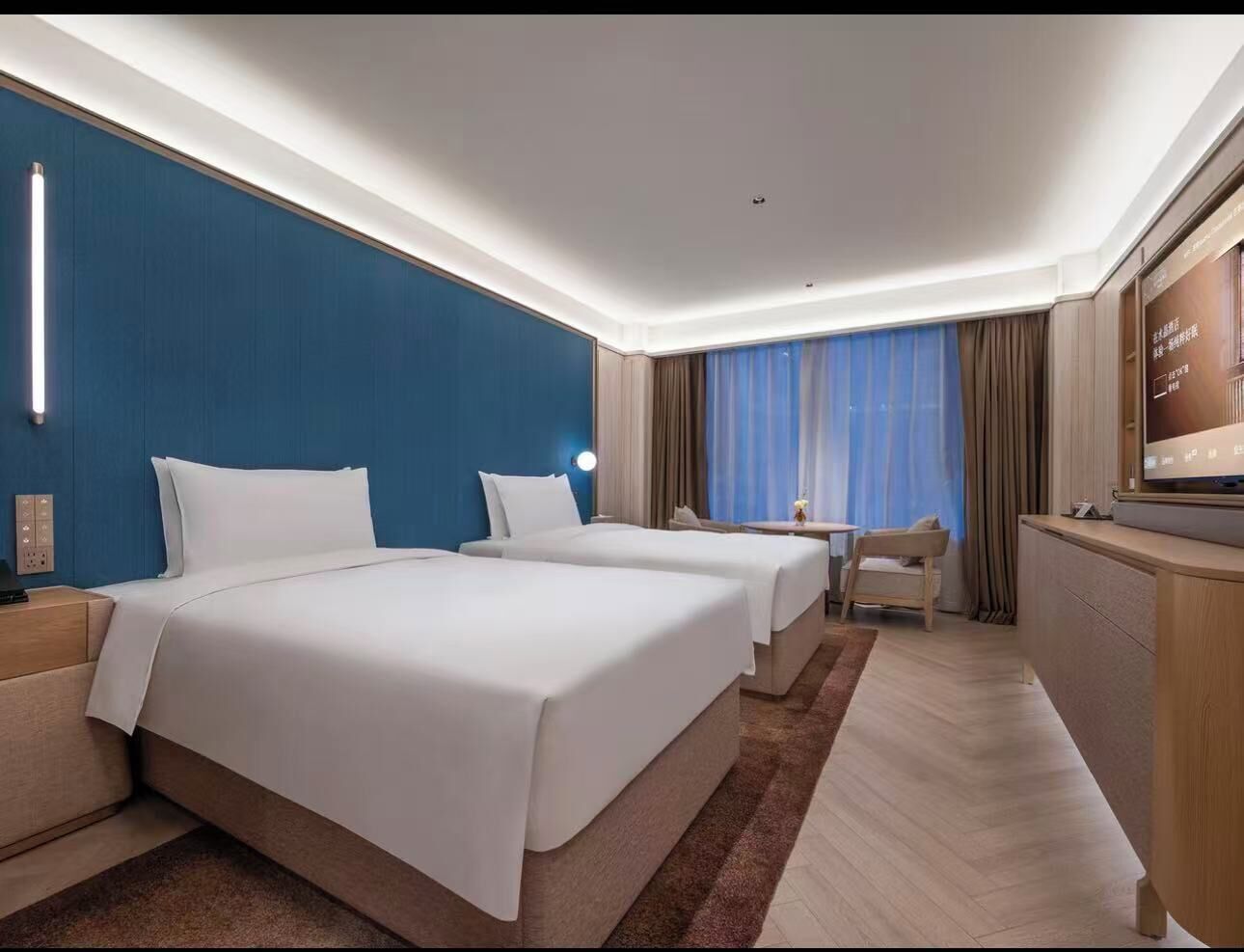 Luxury Twin Room | Minibar (free items), desk, blackout drapes, soundproofing