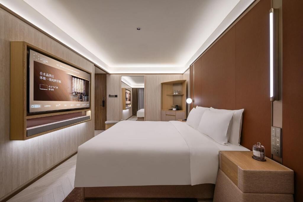 Quarto solteiro superior | Escrivaninha, quartos à prova de som, Wi-Fi de cortesia