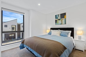 2 habitaciones, tabla de planchar con plancha y wifi gratis 