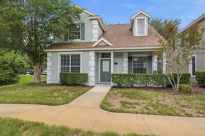 Unclassified image, 2 of 6, button - Modern 4BR Retreat | Easy Gulf Beach Day Trips (Lutz)