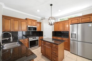 Unclassified image, 4 of 6, button - Modern 4BR Retreat | Easy Gulf Beach Day Trips (Lutz)
