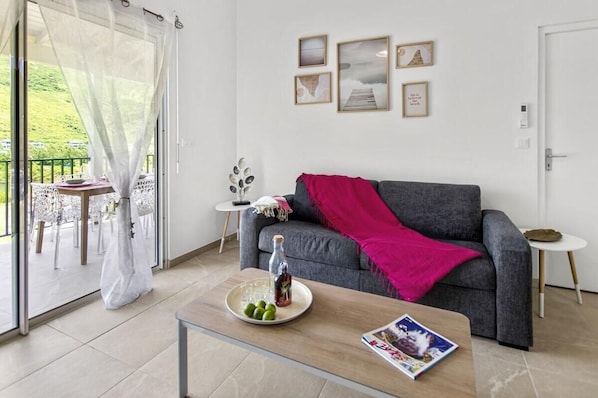 TV - The Cherry   unit 1BR 1.5BTH near Pinel Island (SAINT MARTIN)