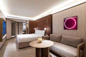 Down duvets, free minibar, desk, laptop workspace - Crystal Hotel BJ Lize Biz Dis Center (Beijing)