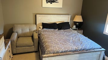 5 bedrooms, iron/ironing board, WiFi, bed sheets