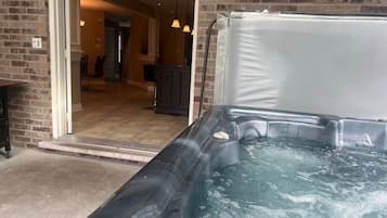 Bañera de hidromasaje interior