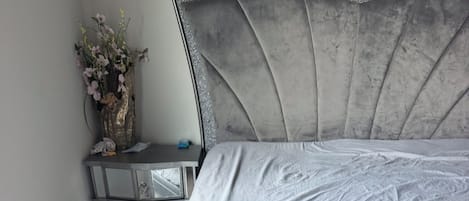 3 bedrooms, iron/ironing board, Internet, bed sheets