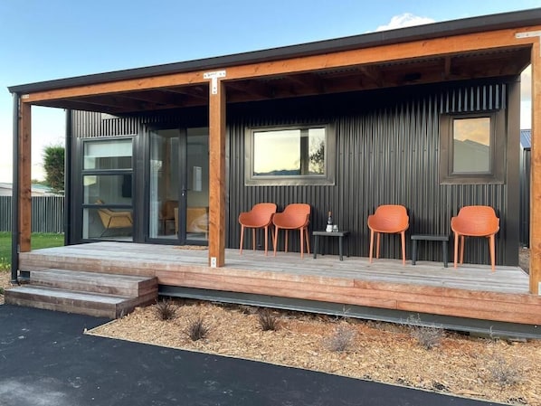 Cabin | Iron/ironing board, WiFi (free), bed sheets
