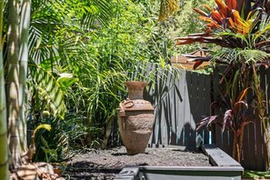 Property grounds - 3BR Bulimba Family Retreat (Balmoral)