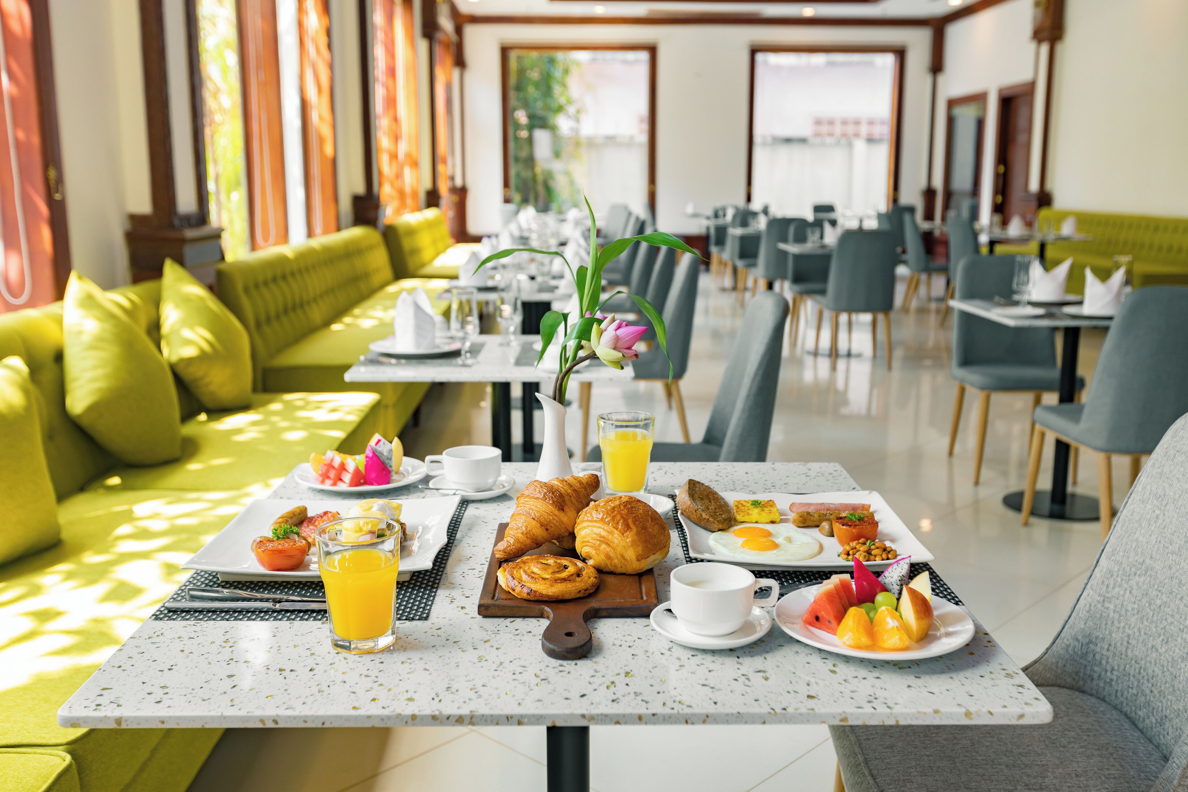 Breakfast area