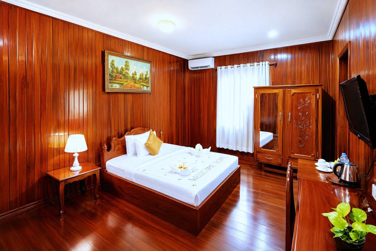 Superior Double Room, Garden View | Peralatan tempat tidur premium, tilam berlapik, bar mini 