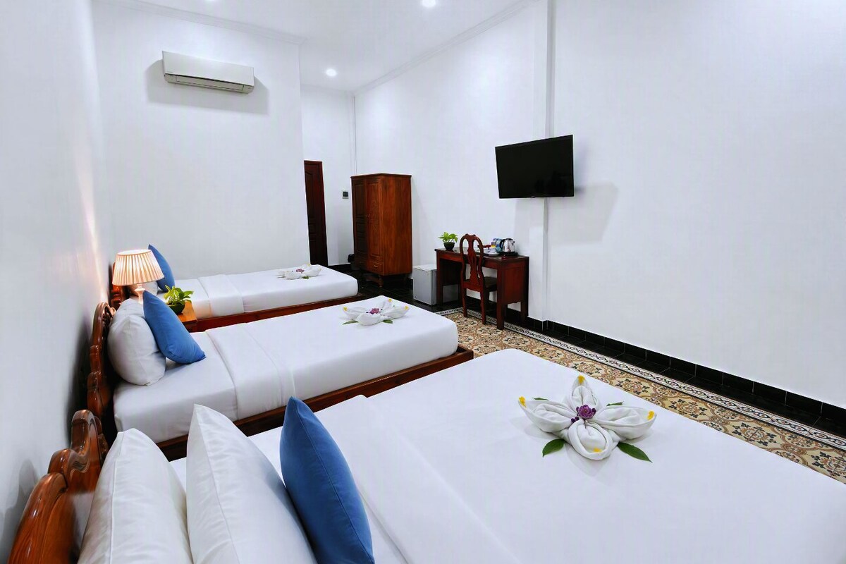 Family Duplex, Pool View | Peralatan tempat tidur premium, tilam berlapik, bar mini 