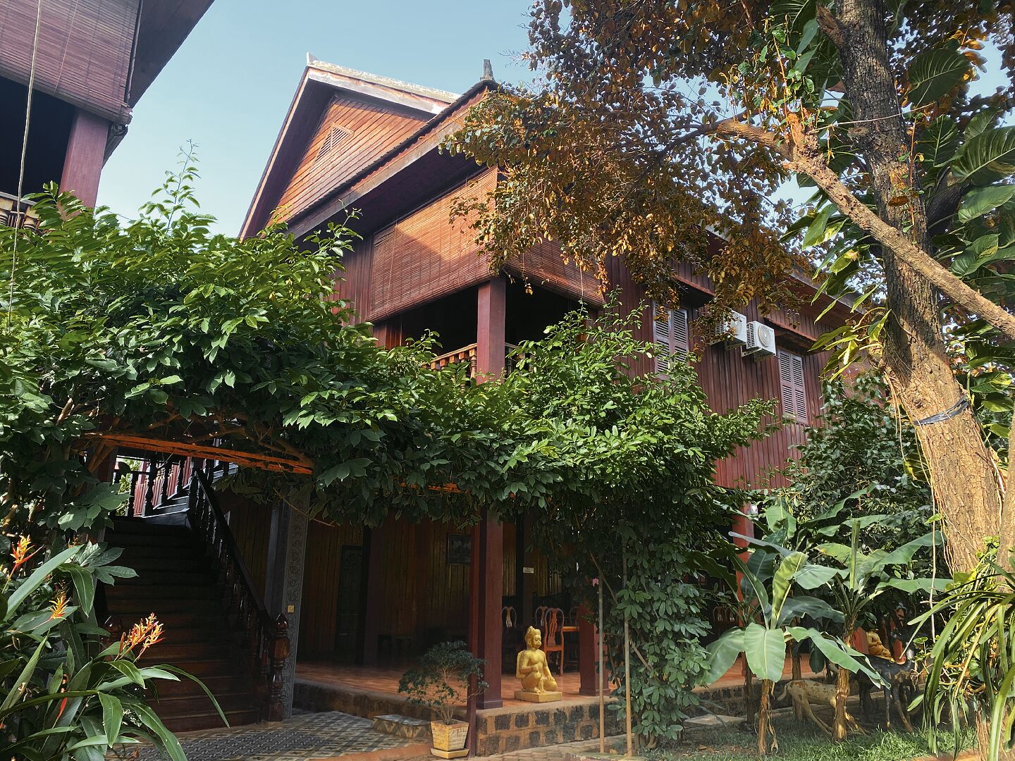 Kiến trúc tòa nhà