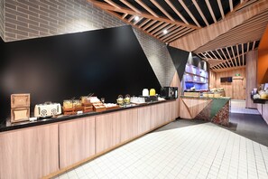 Café da manhã self-service todos os dias mediante uma taxa