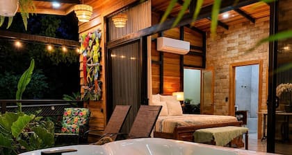 Cabaña privada con jacuzzi en La Fortuna, Cerca del Volcan Arenal y Catarata.