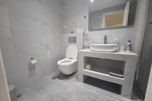 Bathroom - Great Stay - Erato Muses Suite @Pedion Areos Park (Athina)