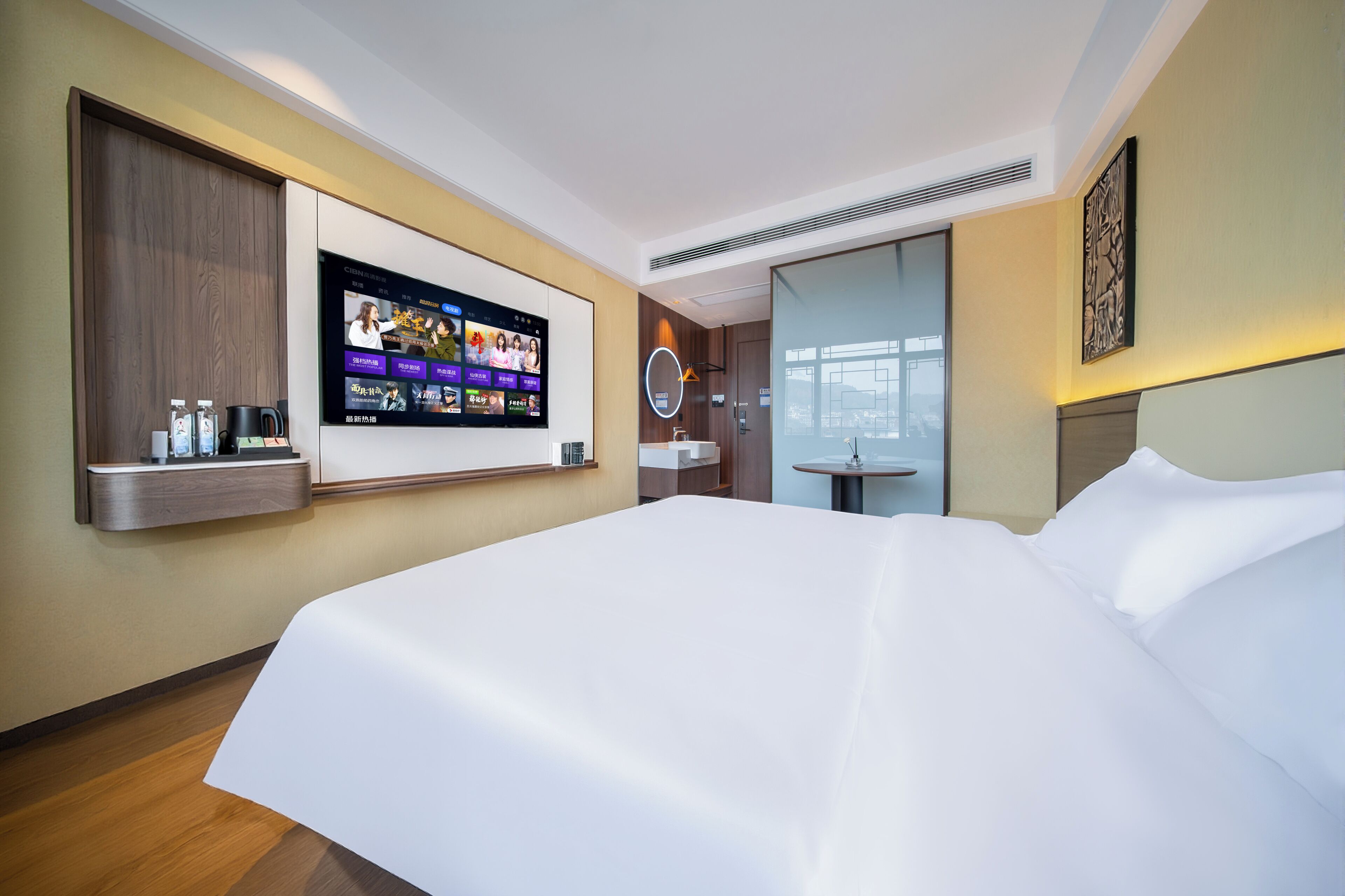 Deluxe Double Room, 1 Queen Bed, Private Bathroom, City View