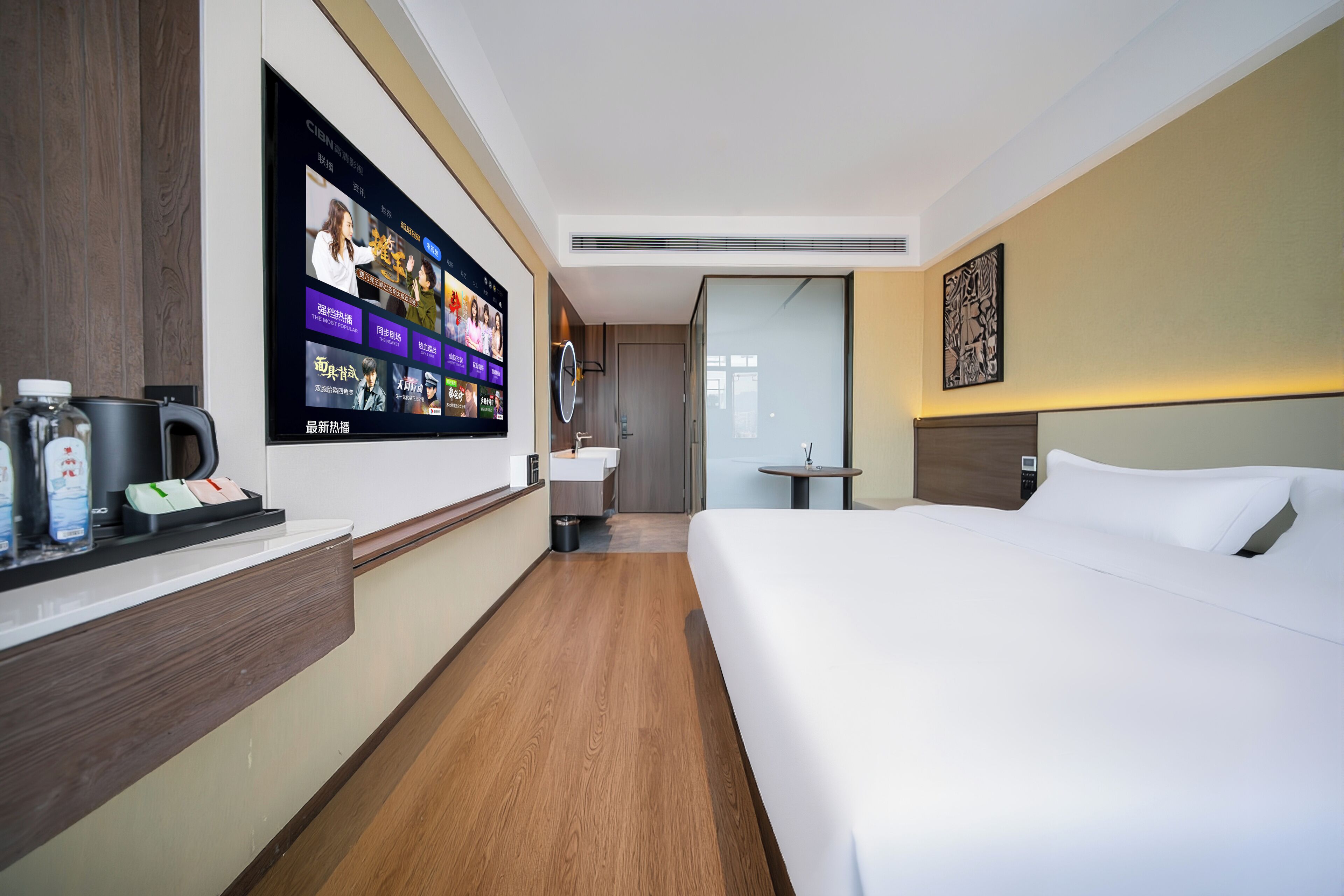 Habitación doble Deluxe, 1 cama Queen size, baño privado, vista a la ciudad | Sábanas de algodón egipcio, ropa de cama de alta calidad y edredón 