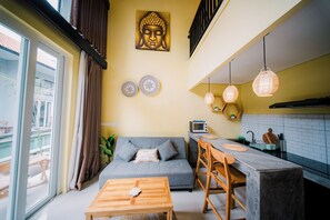 Deluxe Loft, Pool View | Interior - The Loloan Loft (Badung)